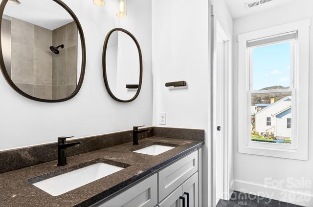 477 Oakdale Road, Waynesville, NC 28786