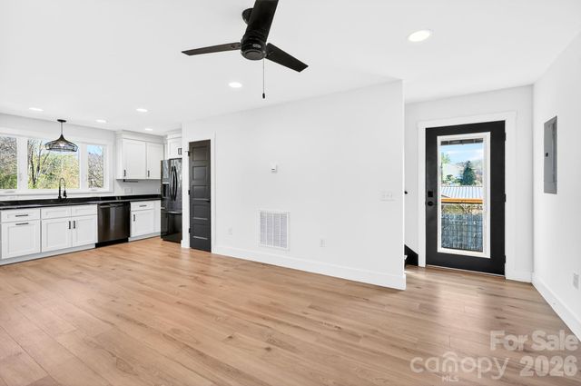 477 Oakdale Road, Waynesville, NC 28786