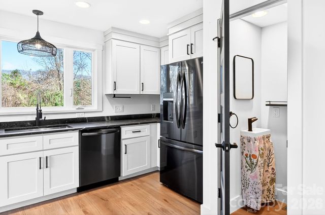 477 Oakdale Road, Waynesville, NC 28786