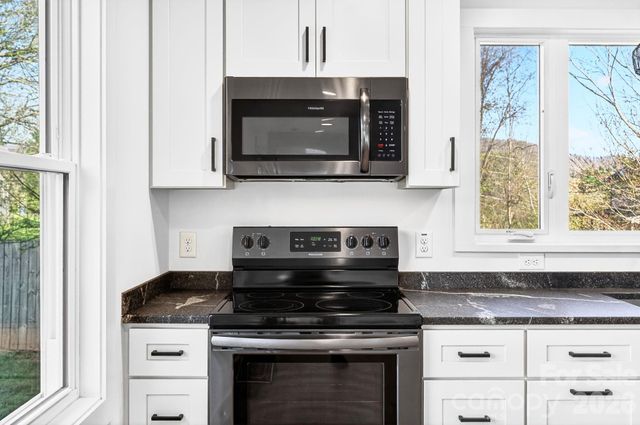 477 Oakdale Road, Waynesville, NC 28786