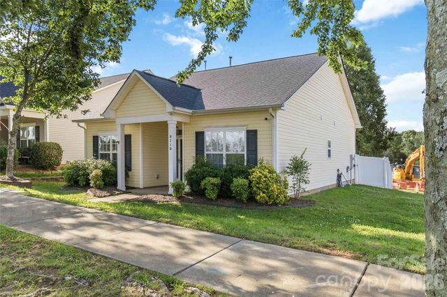 8710 Arrowhead Place Lane, Cornelius, NC 28031