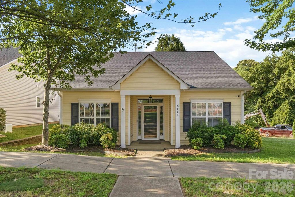 8710 Arrowhead Place Lane, Cornelius, NC 28031