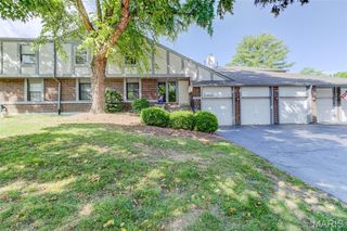 2366 Seven Pines Drive 8, St Louis, MO 63146