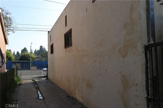 6007 Holmes, Los Angeles, CA 90001