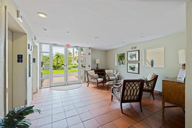 4737 DOLPHIN CAY LANE S 401, St Petersburg, FL 33711