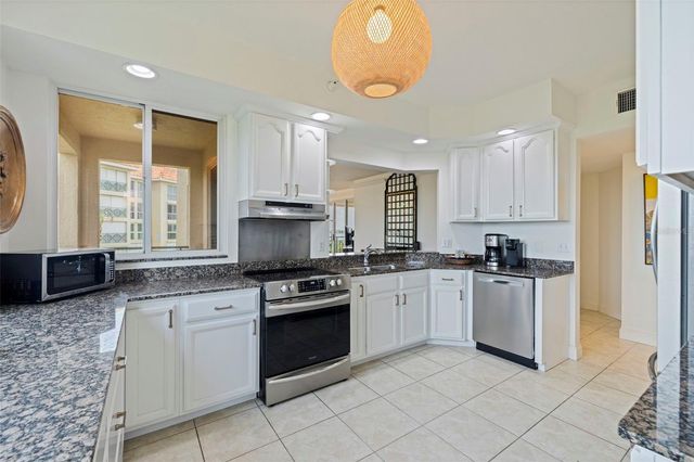 4737 DOLPHIN CAY LANE S 401, St Petersburg, FL 33711