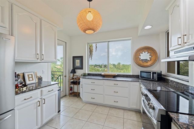 4737 DOLPHIN CAY LANE S 401, St Petersburg, FL 33711