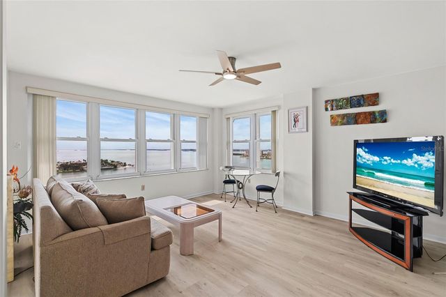 5200 BRITTANY DRIVE S 1809, St Petersburg, FL 33715