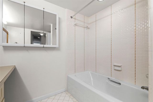 5200 BRITTANY DRIVE S 1809, St Petersburg, FL 33715