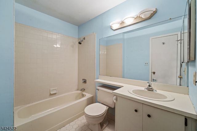 231 Gettysburg Way, Lincoln Park Boro, NJ 07035