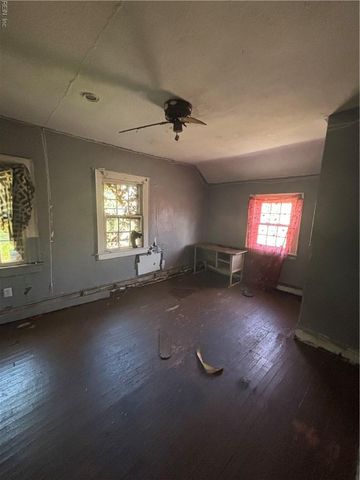 19 Burtis ST, Portsmouth, VA 23702