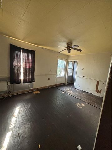 19 Burtis ST, Portsmouth, VA 23702