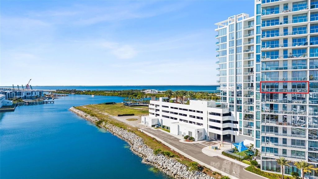 Image 3 of property listing at 5120 MARINA WAY 8804, Tampa, FL 33611