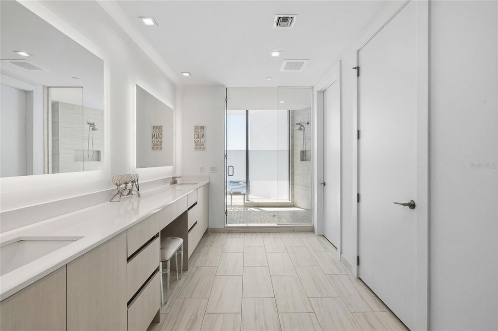 Image 39 of property listing at 5120 MARINA WAY 8804, Tampa, FL 33611