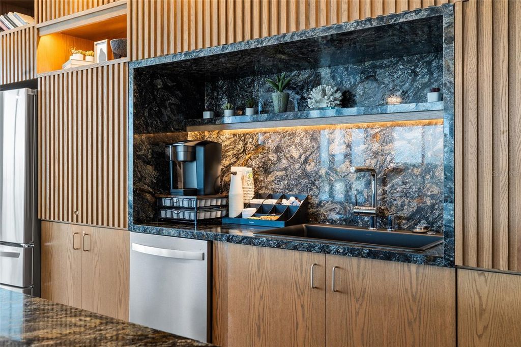 Image 75 of property listing at 5120 MARINA WAY 8804, Tampa, FL 33611