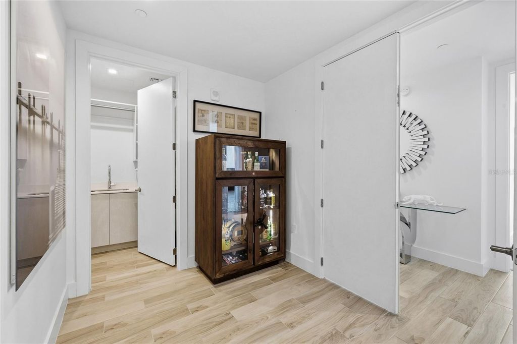 Image 10 of property listing at 5120 MARINA WAY 8804, Tampa, FL 33611