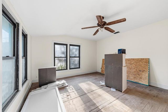 332 Powell Ave, Kerrville, TX 78028