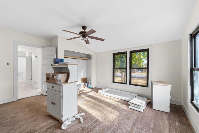 332 Powell Ave, Kerrville, TX 78028