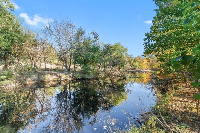 332 Powell Ave, Kerrville, TX 78028