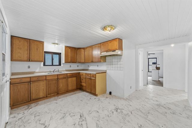 332 Powell Ave, Kerrville, TX 78028