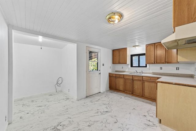 332 Powell Ave, Kerrville, TX 78028