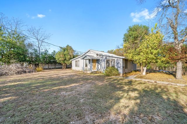 332 Powell Ave, Kerrville, TX 78028