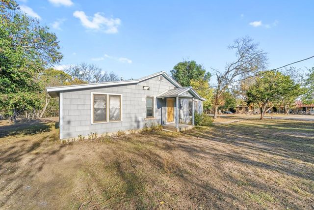 332 Powell Ave, Kerrville, TX 78028