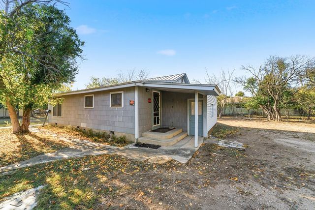 332 Powell Ave, Kerrville, TX 78028