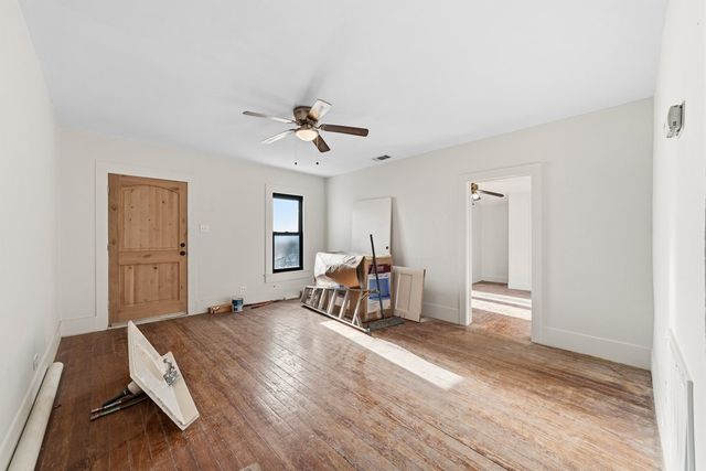 332 Powell Ave, Kerrville, TX 78028