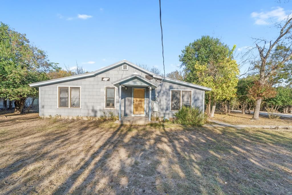 332 Powell Ave, Kerrville, TX 78028