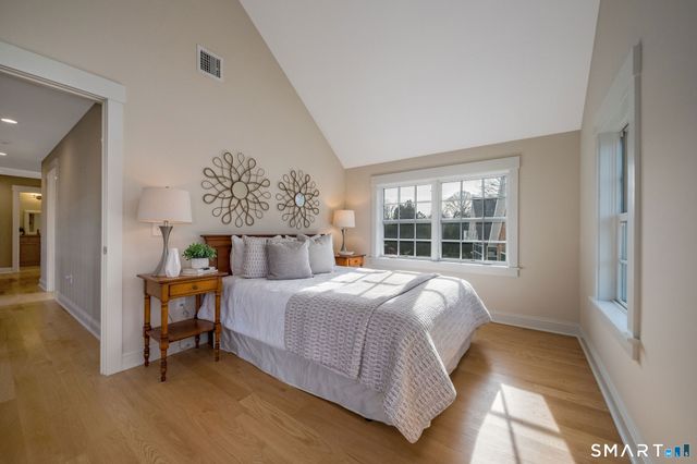 908 Boston Post Road 908, Madison, CT 06443