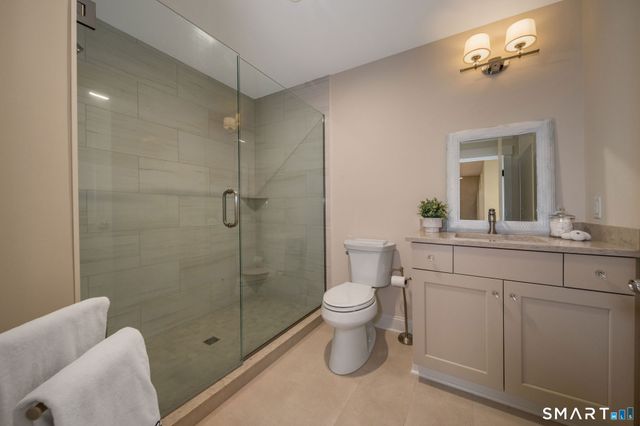 908 Boston Post Road 908, Madison, CT 06443