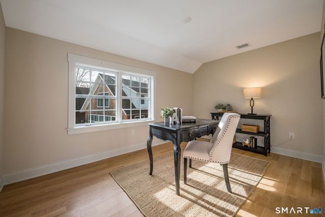 908 Boston Post Road 908, Madison, CT 06443