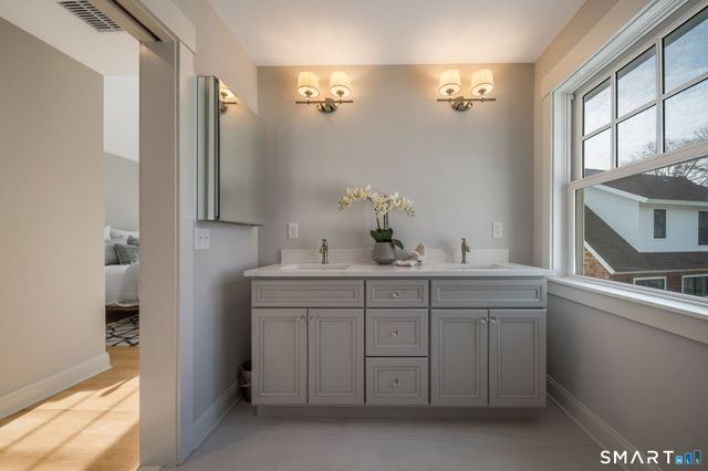 908 Boston Post Road 908, Madison, CT 06443