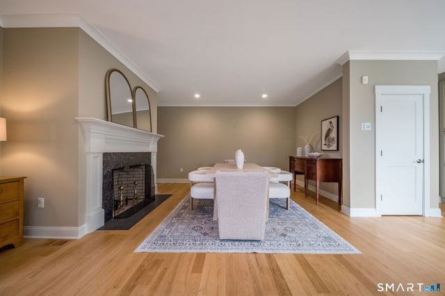 908 Boston Post Road 908, Madison, CT 06443