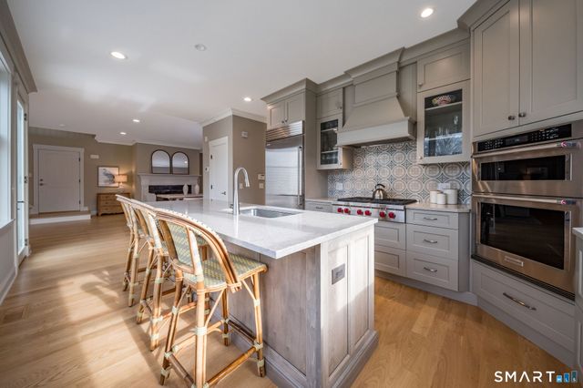 908 Boston Post Road 908, Madison, CT 06443