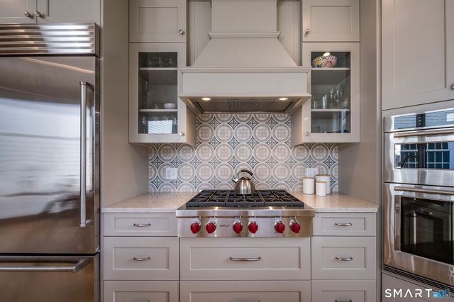 908 Boston Post Road 908, Madison, CT 06443