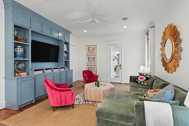 504 W 10th Street, Houston, TX 77008