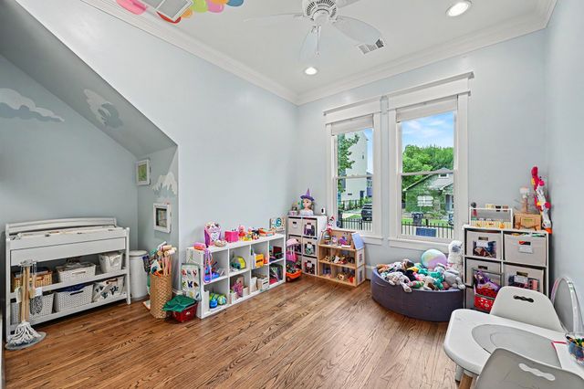 504 W 10th Street, Houston, TX 77008