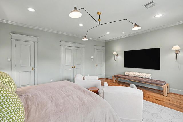 504 W 10th Street, Houston, TX 77008