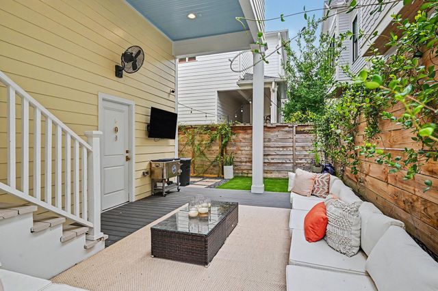 504 W 10th Street, Houston, TX 77008