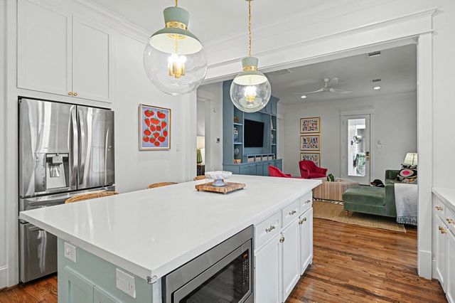 504 W 10th Street, Houston, TX 77008