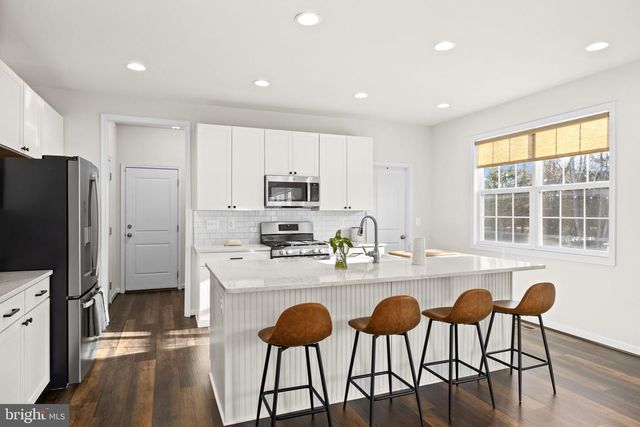 102 LIBERTY HALL DR, Fredericksburg, VA 22406