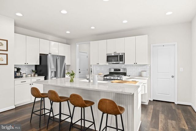 102 LIBERTY HALL DR, Fredericksburg, VA 22406