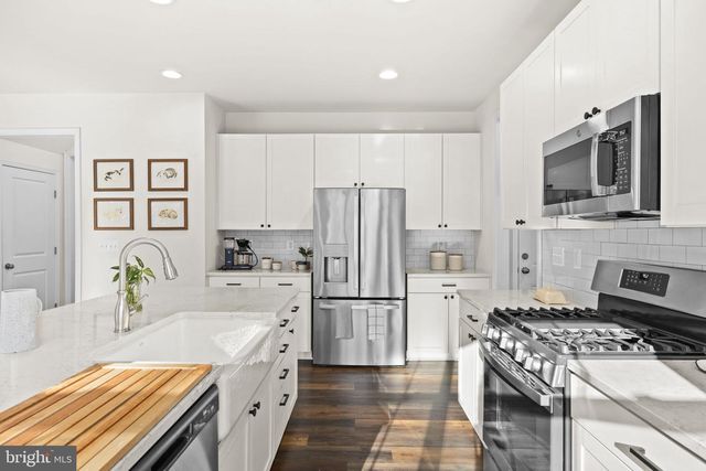 102 LIBERTY HALL DR, Fredericksburg, VA 22406