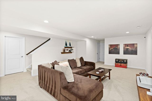 102 LIBERTY HALL DR, Fredericksburg, VA 22406