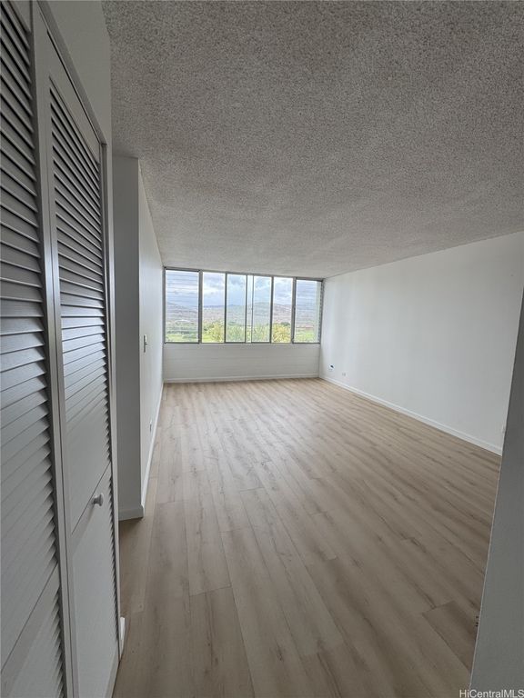 5210 Likini Street 1106, Honolulu, HI 96818