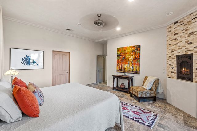 1 Camino Barranca, Santa Fe, NM 87507