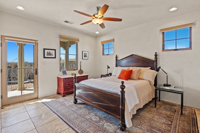 1 Camino Barranca, Santa Fe, NM 87507