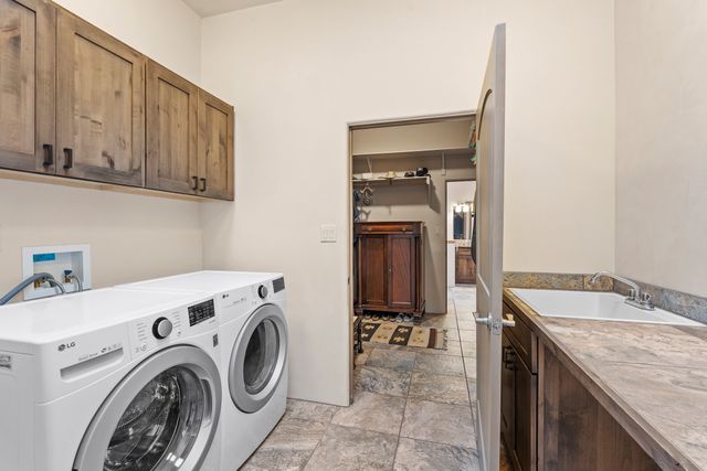 1 Camino Barranca, Santa Fe, NM 87507